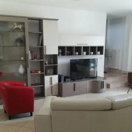 Su Due Livelli A מרטאנו